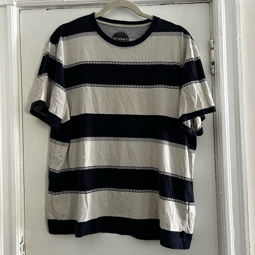 Men’s striped Tee